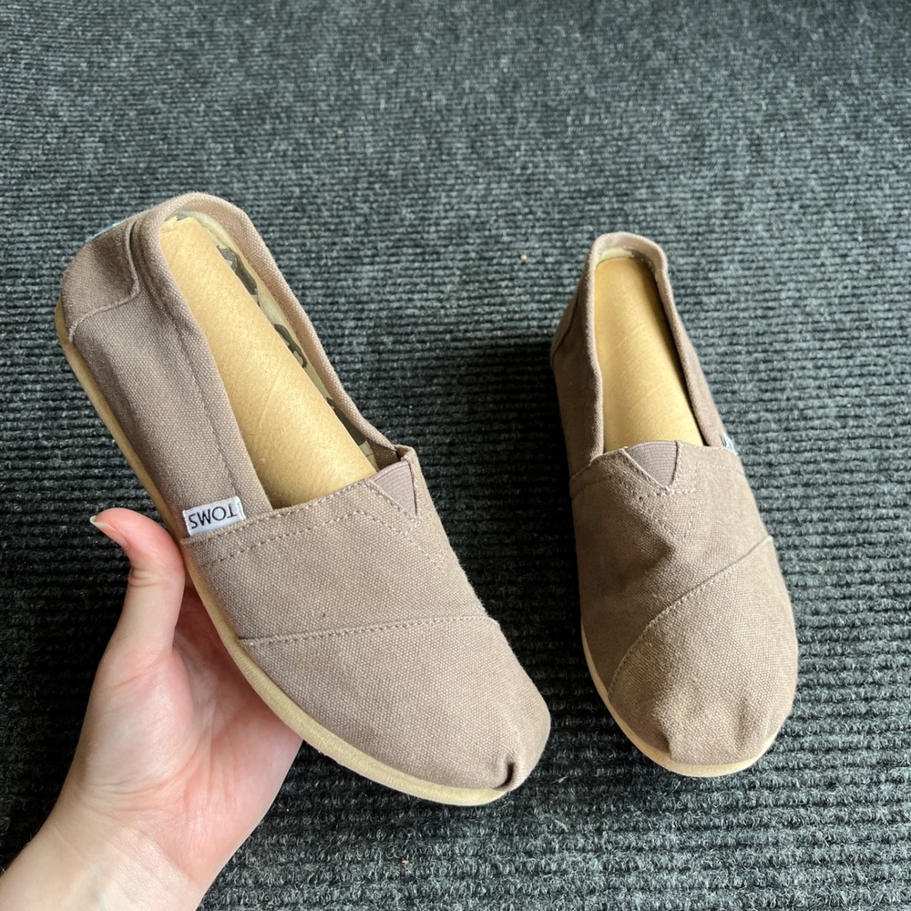 TOMS Classic Canvas Alpargata Slip On Shoes Taupe Brown W8 Womens Flat Sneakers